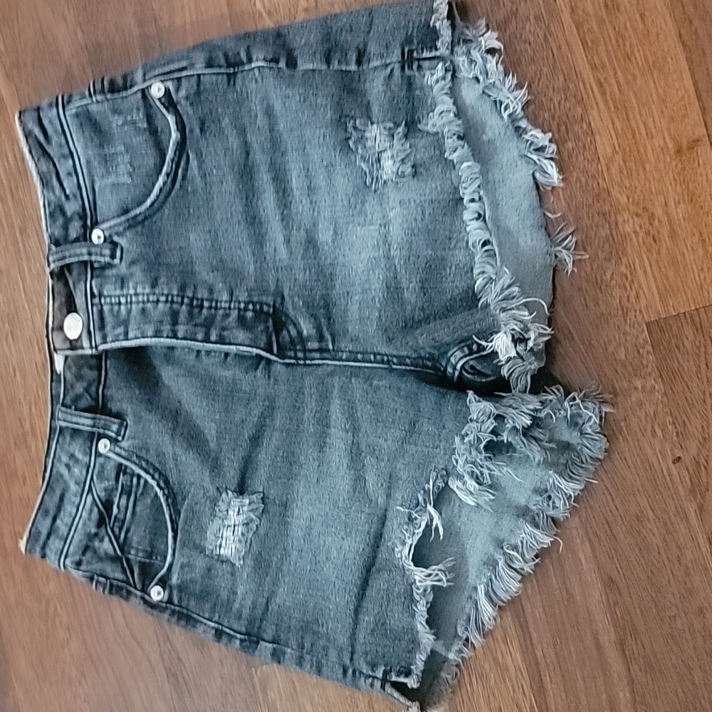 Free People We The Free Black Grey Denim Shorts 26 Curvy *Free With Purchase* - Picture 2 of 7